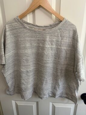 Great condition size L LOFT grey Heather Short-Sleeve Boxy dolman Tee. Comfy.